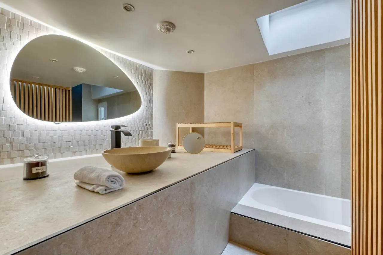 Luxurious Flat - Square Du Temple In Paris Apartment France